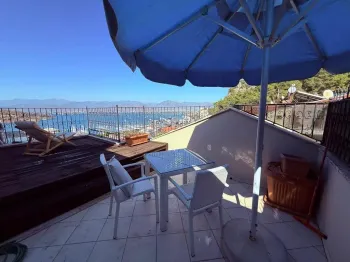 Spacious apartment minutes from marina town Karagozler